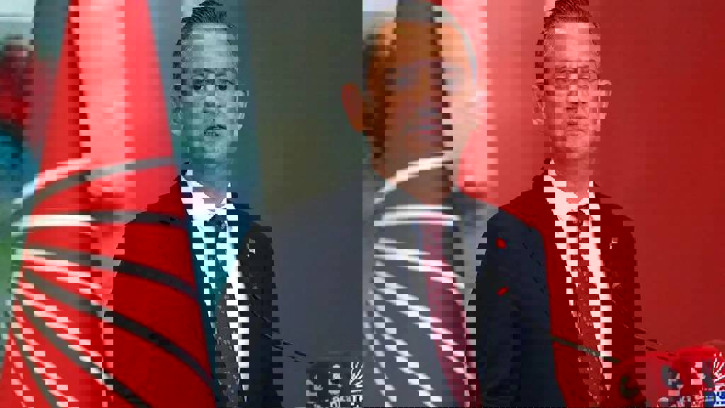 CHP'de sıcak saatler! Özgür Özel, MYK'yi olağanüstü topladı…