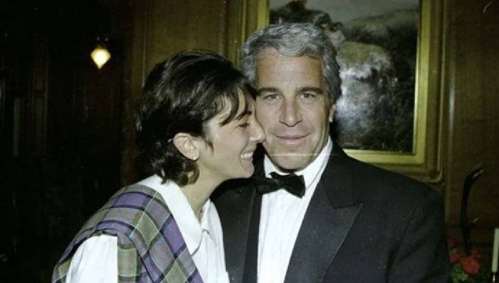 Kilit hükümlü Maxwell, Epstein skandalında 100 ismi ifşa etti…