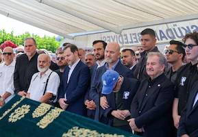 Yiğit Bulut, son yolculuğuna uğurlandı