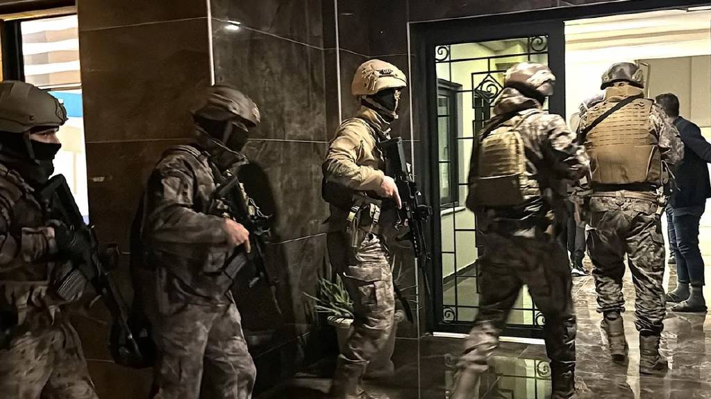 İstanbul’da suç örgütlerine yönelik geniş çaplı operasyonlar düzenlendi