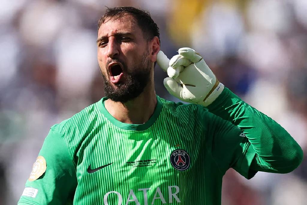 Donnarumma'nın yeni adresini menejeri açıkladı