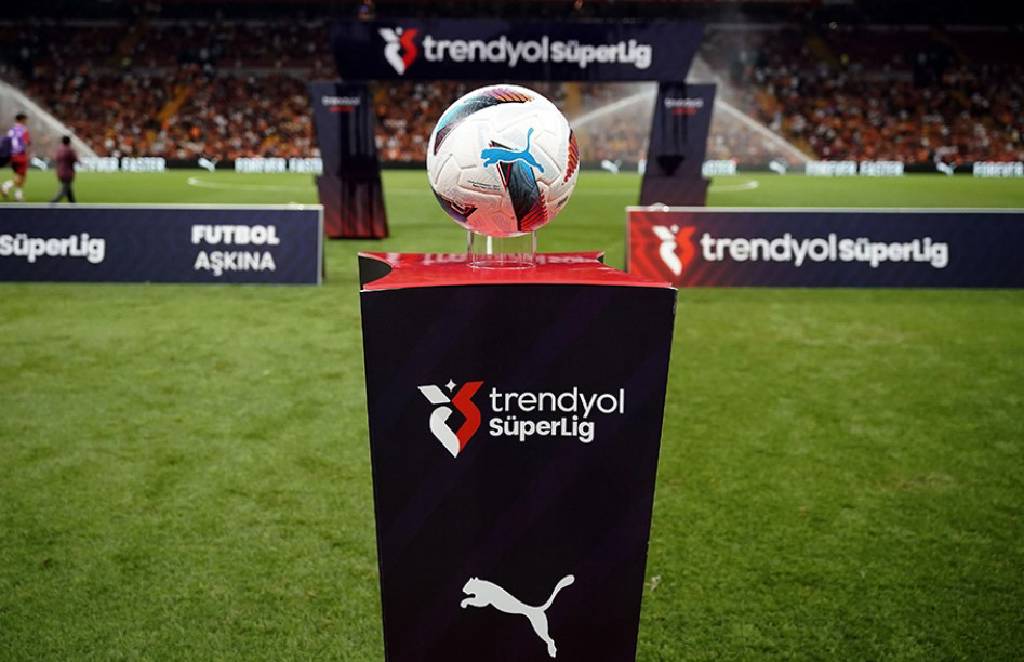 Fenerbahçe, Beşiktaş ve Başakşehir'in maçları ertelendi!
