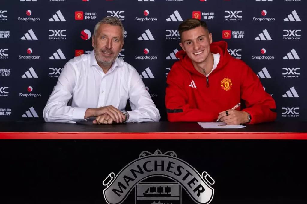 Manchester United, 85 milyon euro'luk transferi tamamladı
