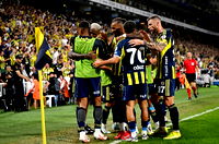 Fenerbahçe, UEFA Şampiyonlar Ligi play-off turu rövanşında Benfica’ya konuk oluyor
