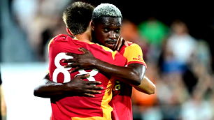 Galatasaray, iki isim ile yollarını ayırıyor