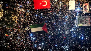 İstanbul'da Gazze'ye umut ışığı ol yürüyüşü