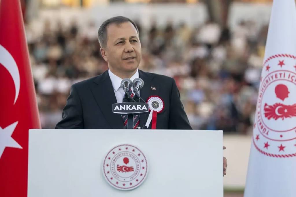  Ali Yerlikaya, sahte diploma konusuna ilişkin açıklamalarda bulundu