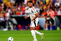 Beşiktaş, İngiliz orta saha oyuncusu Alex Oxlade-Chamberlain ile yollarını ayırdı