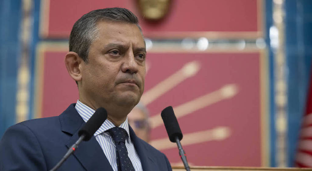 Özgür Özel'den Özlem Çerçioğlu'na sert tepki