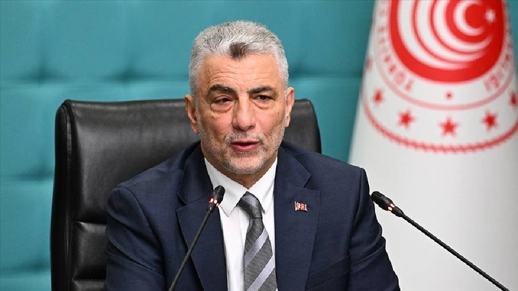 Bakan Bolat: "Tarihimizin en yüksek aylık ihracat rekorunu kırdık"