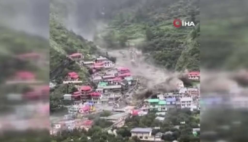 Hindistan'da sel felaketi: 50'den fazla kişi kayıp