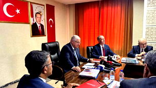 "Hakkari terörsüz Türkiye'nin simgesi olacak"