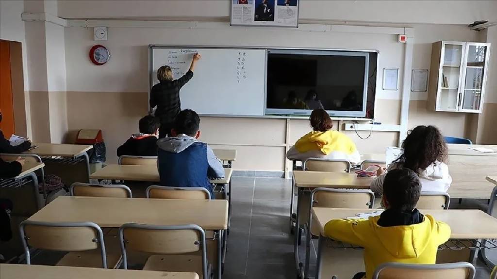 Milli Eğitim Bakanlığı, 15 bin sözleşmeli öğretmen alım sonuçlarını açıkladı