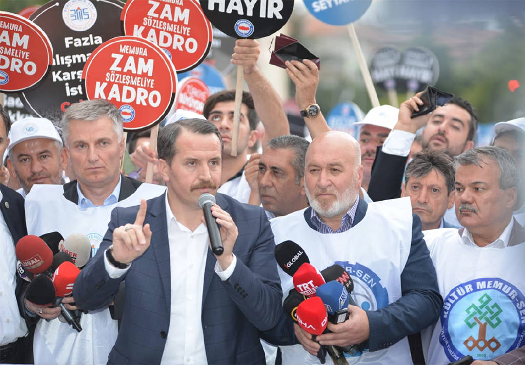 Zam teklifini beğenmeyen memurların eylemleri devam ediyor