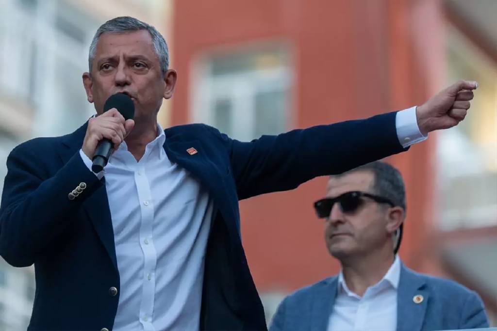 Özgür Özel'in "İBB davası borsası" iddiasından sonra gözaltına alınan avukat serbest bırakıldı
