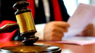 Sebepsiz yere evi terkeden kadın, "tam kusurlu" sayıldı