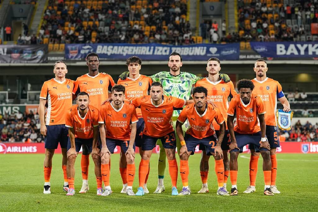 Başakşehir, Konferans Ligi'nde turu rövanşa bıraktı