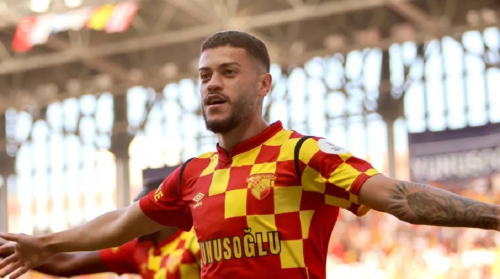 Romulo, Almanya Bundesliga ekibi Leipzig’e transfer oldu