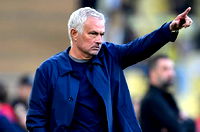 Mourinho'dan Feyenoord maçı öncesi açıklamalar: "Van Persie'nin işini yapmam"