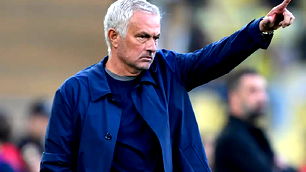 Mourinho'dan Feyenoord maçı öncesi açıklamalar: "Van Persie'nin işini yapmam"