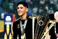 Fenerbahçe, uzun süredir gündemde olan orta saha transferini duyurdu