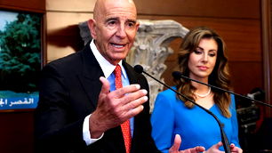 Tom Barrack’tan gazetecilere hakaret: "Hayvanca davranmayın medeni olun"