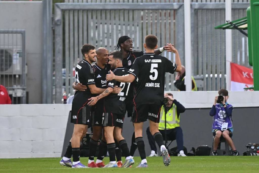 Beşiktaş, UEFA Konferans Ligi 3. ön eleme karşılaşmasında St.Patrick'i 4-1 mağlup etti