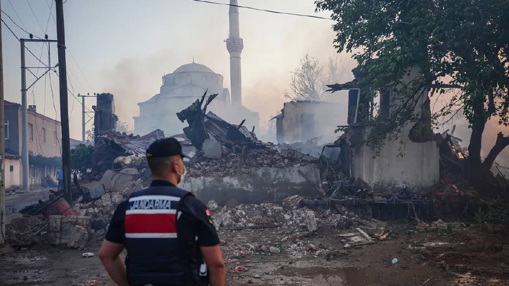 Çanakkale yangını ile ilgili 4 gözaltı kararı
