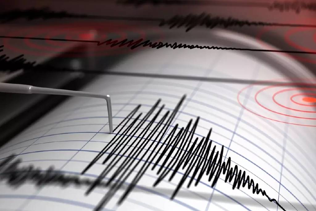Balıkesir Sındırgı'da peş peşe depremler