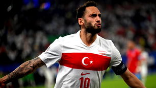 Hakan Çalhanoğlu'ndan gelecek sözleri: "Ben Galatasaray'lıyım"