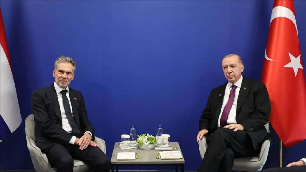 Cumhurbaşkanı Erdoğan, Hollanda Başbakanı Dick Schoof ile bir telefon görüşmesi gerçekleştirdi