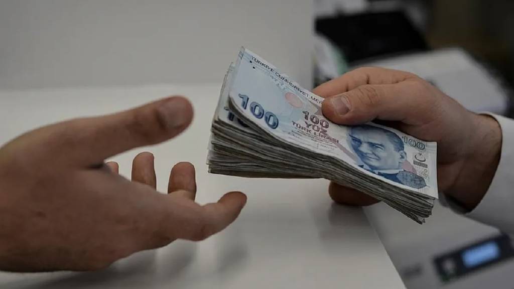 Memurlara yeni zam teklifi sonrası belli olan bazı maaşlar