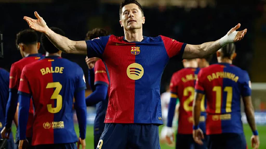 Lewandowski, yıllık 100 milyon euro'yu reddetmiş