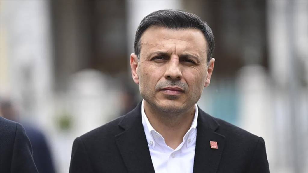 Özgür Çelik, yapılan seçim sonucunda yeniden İstanbul İl Başkanı seçildi