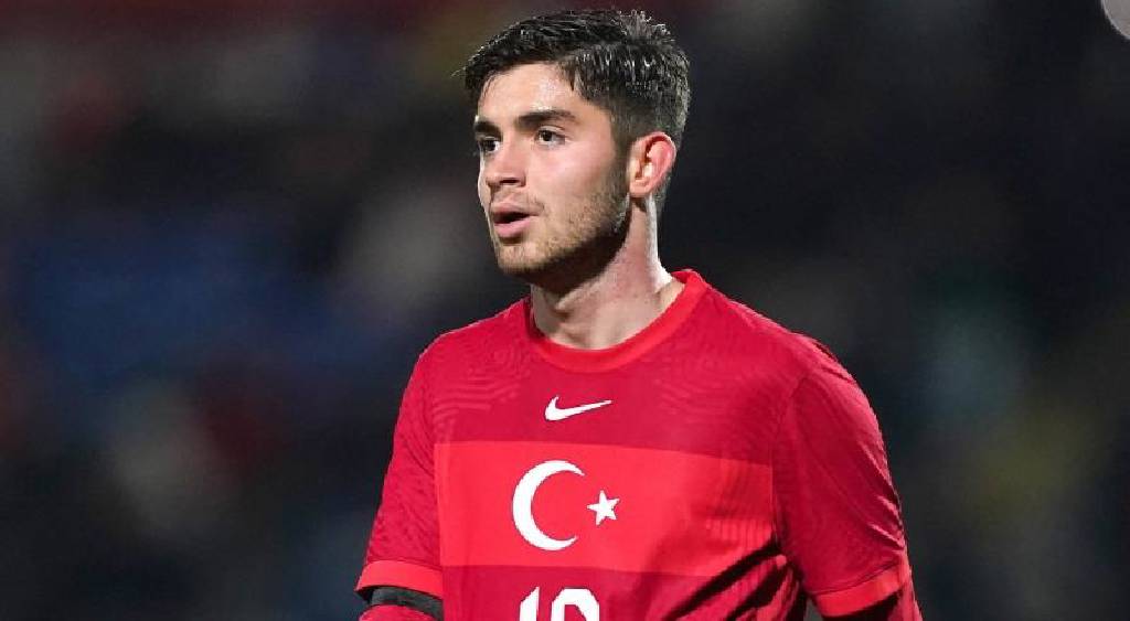 Suudi Arabistan Ligi'ne bir Türk futbolcu daha