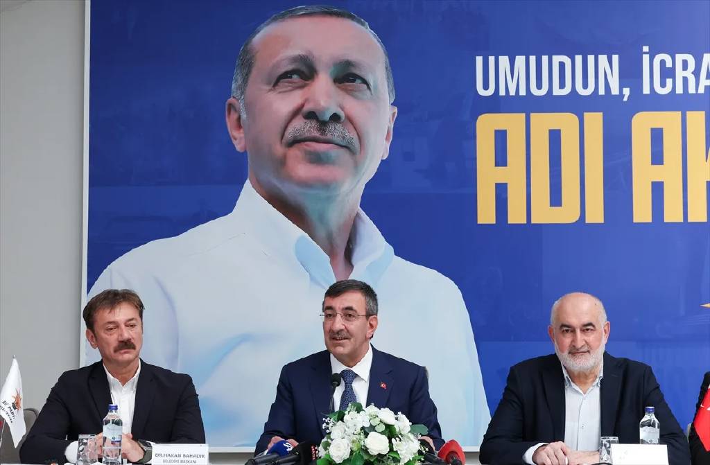 "Terörsüz Türkiye'de demokrasi de yatırım da güçlenecek"