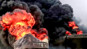 İsrail uçakları, Yemen'deki limanı bombaladı