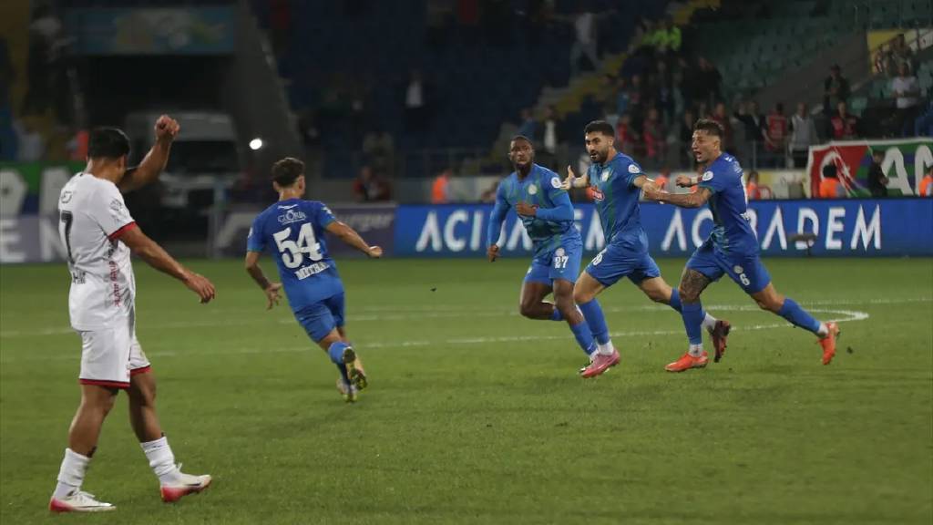 Rizespor, Gençlerbirliği'ni 90+'larda geçti
