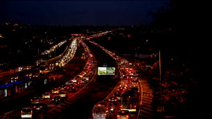 İstanbul’da mesai bitişiyle birlikte trafik adeta bir kez daha durdu