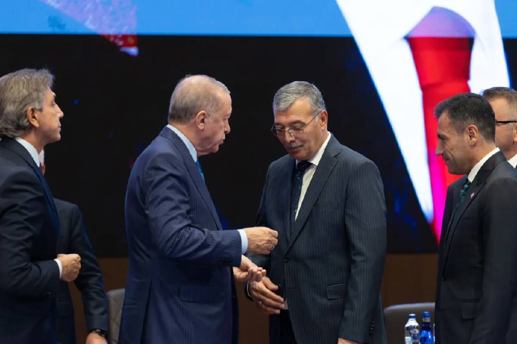 İki Belediye Başkanı daha AK Parti'ye katıldı