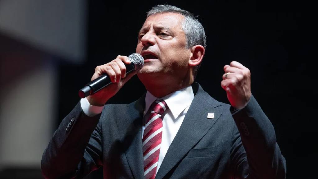 Özgür Özel'den gündeme dair hükumete sert eleştiri
