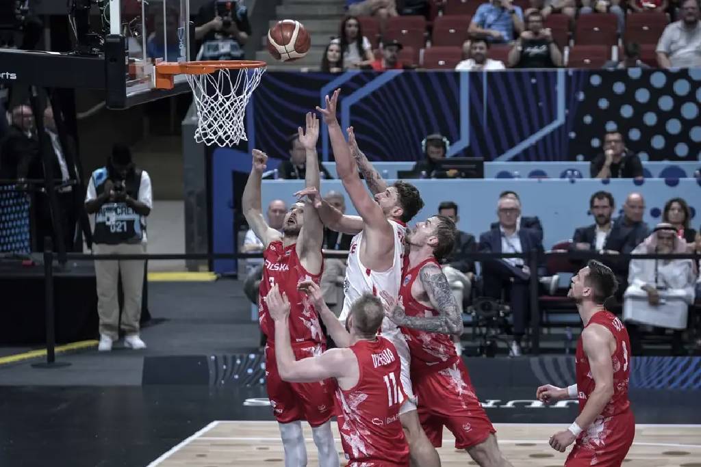 12 Dev Adam, EuroBasket yarı finalinde!