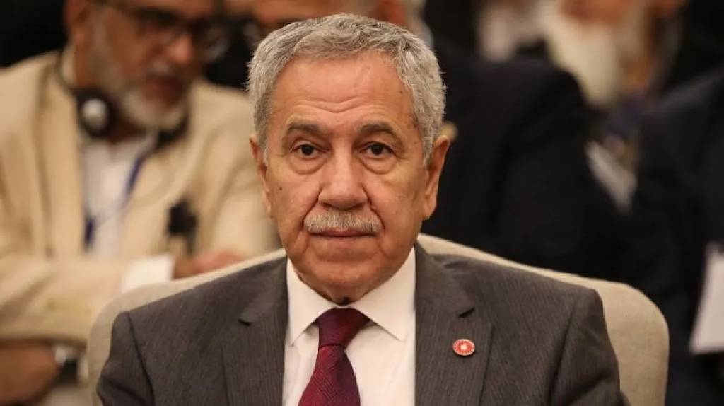 TBMM Eski Başkanı Bülent Arınç’tan  açılış törenine dair değerlendirme geldi 