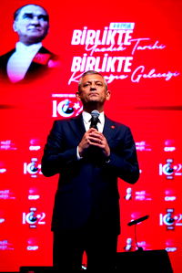 Özgür Özel: "Mutlak butlan olursa altı gün sonra kurultayımız var"