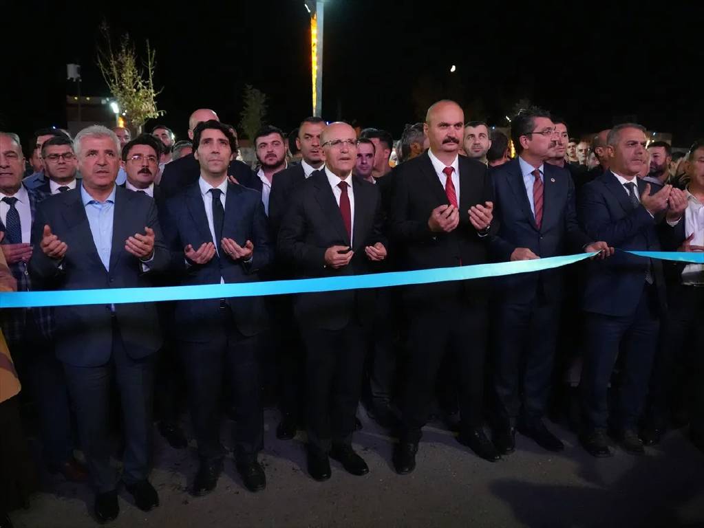 "İŞKUR'a göre 1.6 milyon açık iş pozisyonu var"