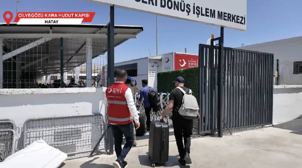 1 milyon 213 bin 520 Suriyeli ülkelerine gönüllü dönüş yaptı