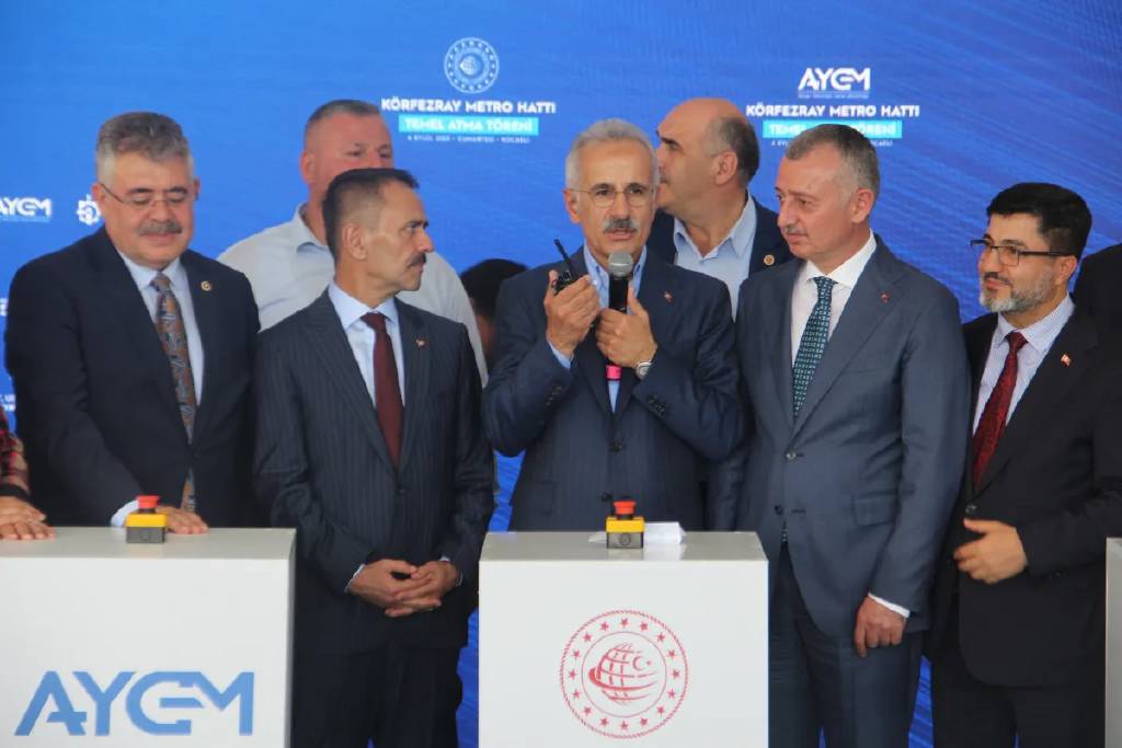 Abdulkadir Uraloğlu: "Kent içi raylı sistem uzunluğunu 745 kilometreye çıkaracağız"