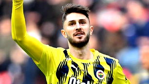  İsmail Yüksek, teklifleri geri çevirerek Fenerbahçe’de kalmak istediğini iletti