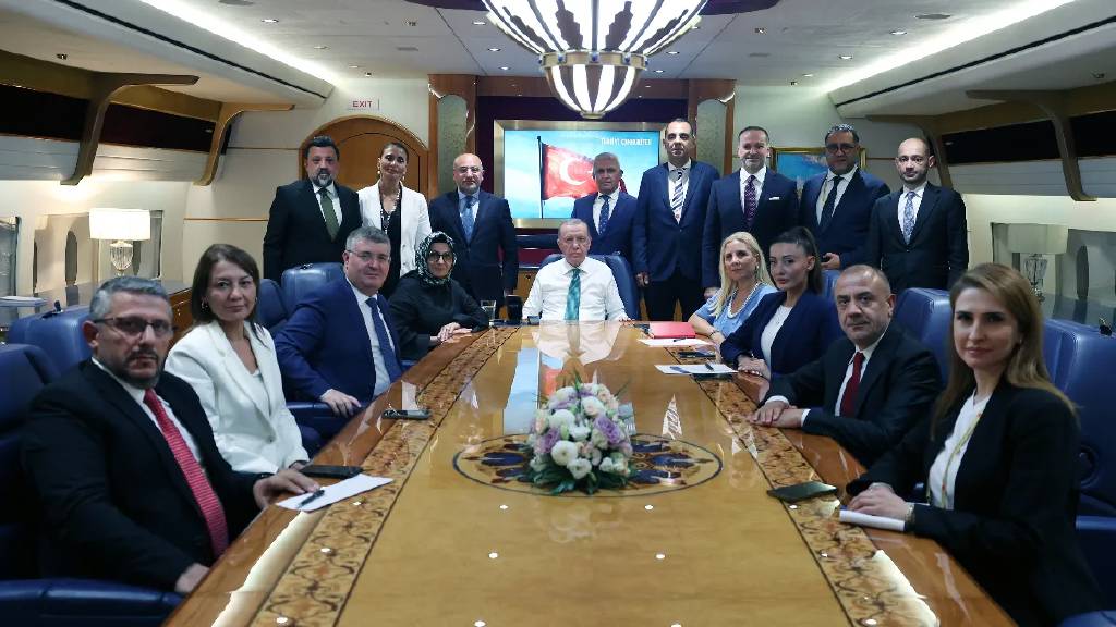 Katar dönüşü yolunda önemli mesajlar