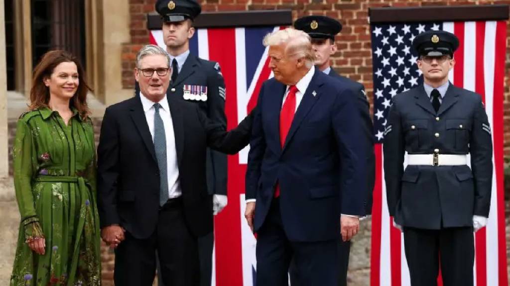 Trump, Starmer ile görüştü